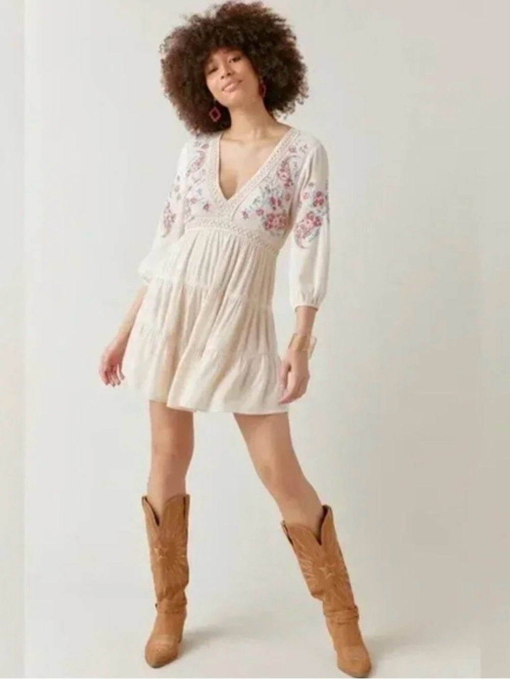 Francesca's Collections Cream Tiered Long Sleeve Embroidered Dress